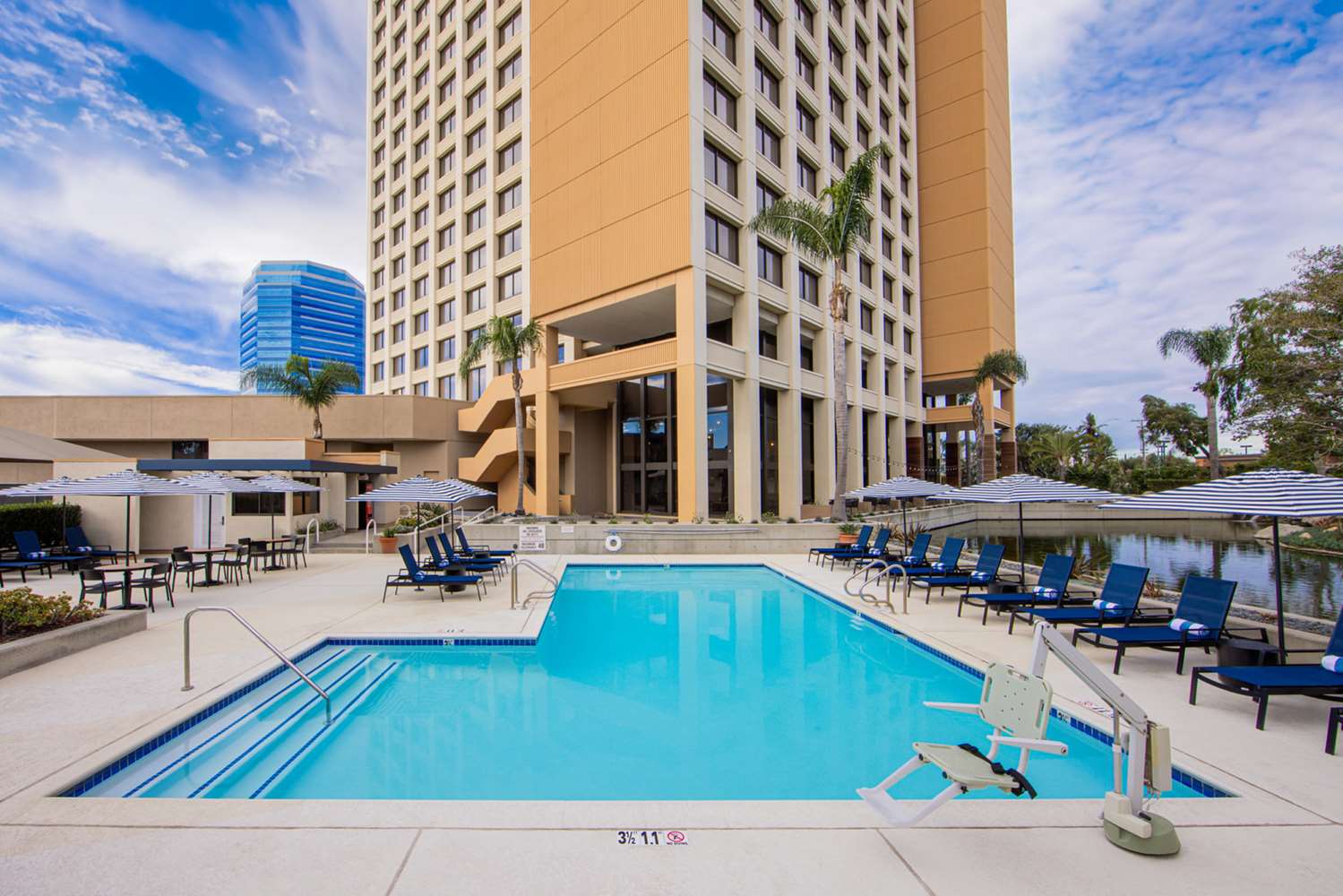 hotel fera anaheim a doubletree by hilton