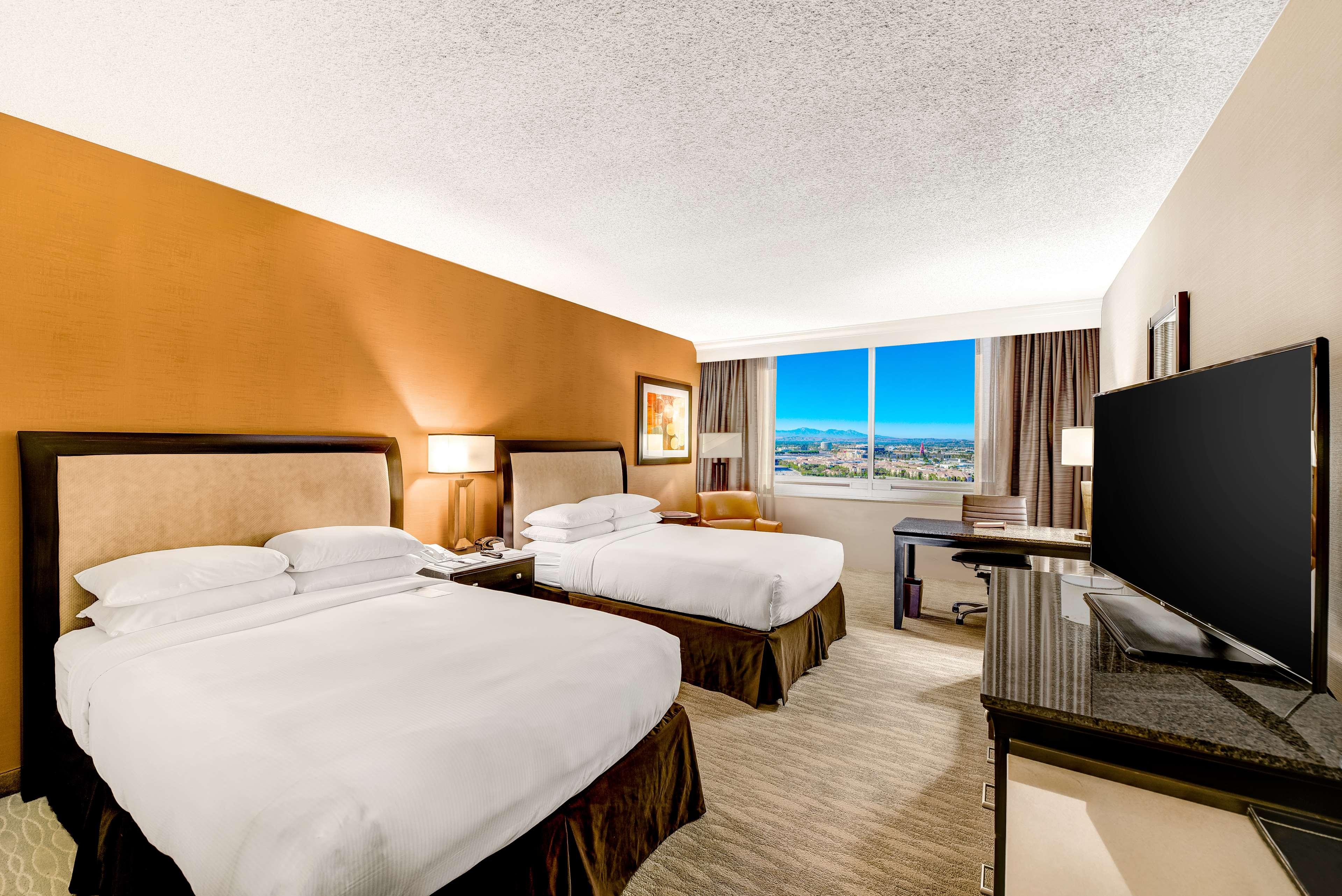 hotel fera anaheim a doubletree by hilton