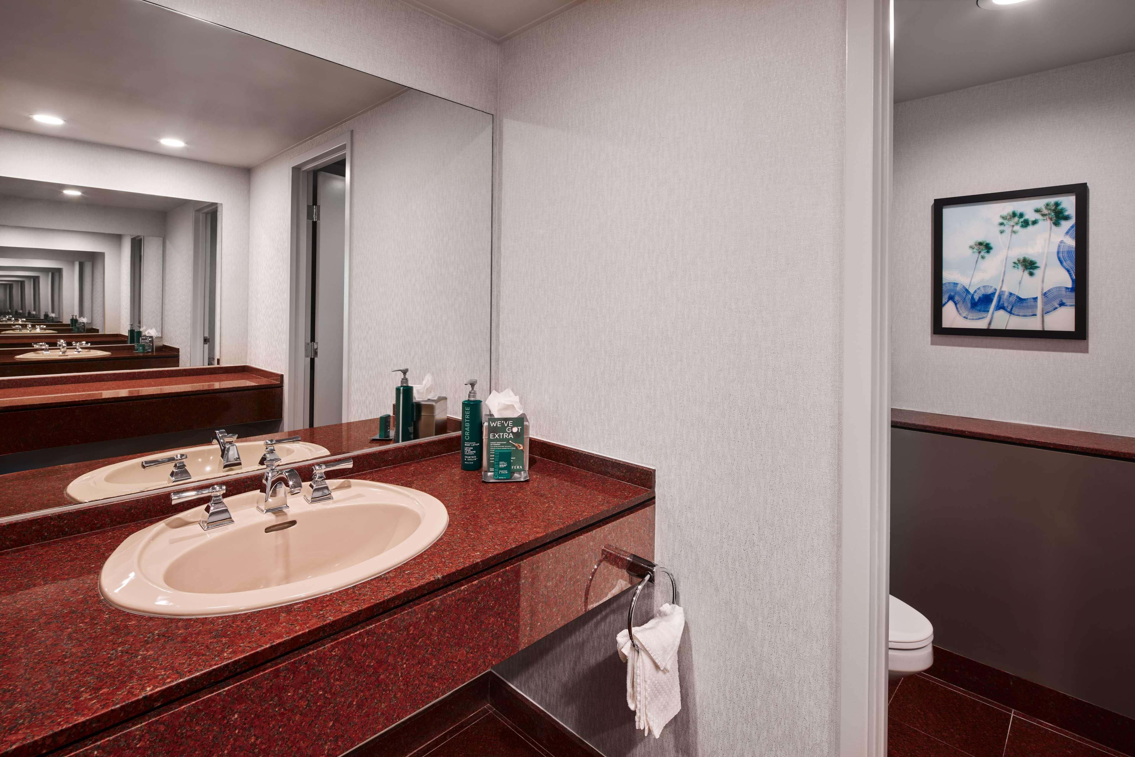 hotel fera anaheim a doubletree by hilton