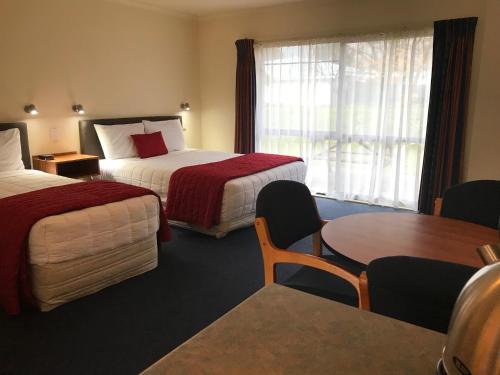 the peaks motor inn