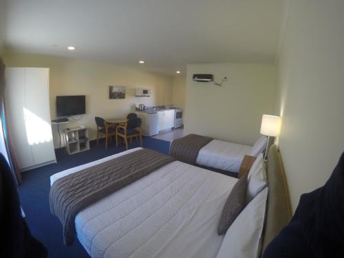 the peaks motor inn