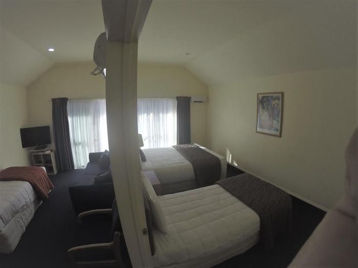 the peaks motor inn