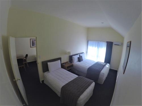 the peaks motor inn