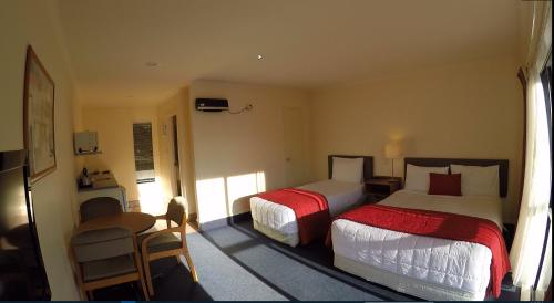 the peaks motor inn