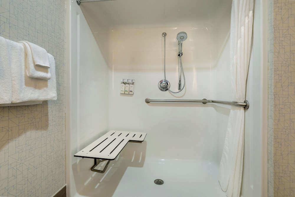 holiday inn express and suites orangeburg by ihg