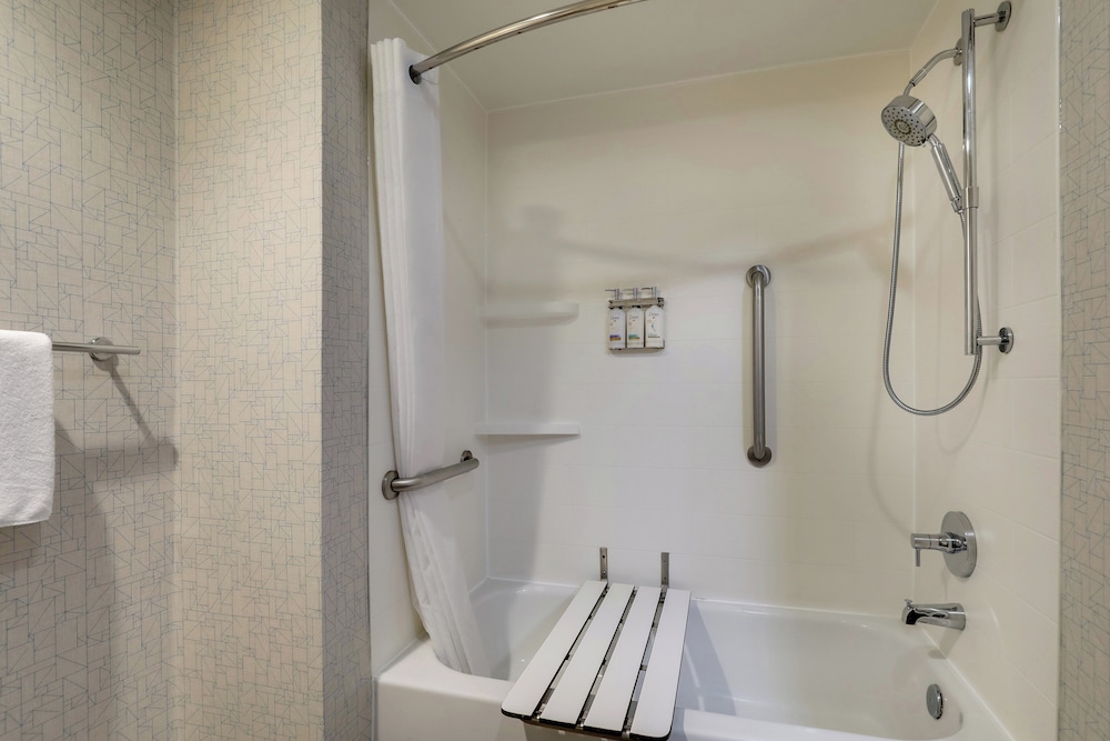 holiday inn express and suites orangeburg by ihg