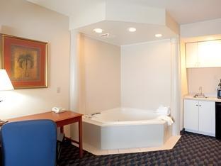 holiday inn express and suites orangeburg by ihg