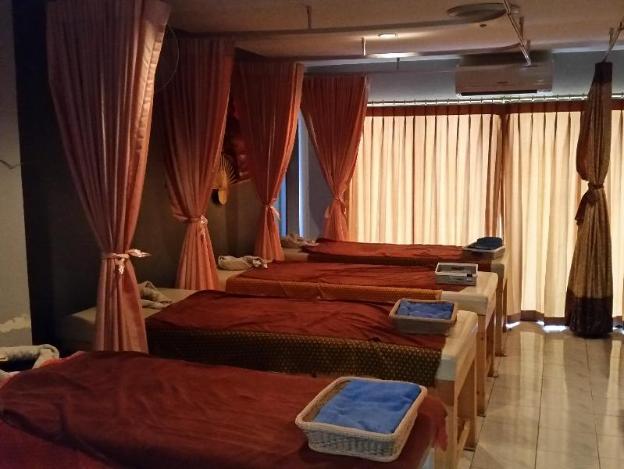 nemos guesthouse and massage