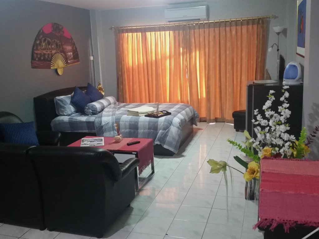 nemos guesthouse and massage