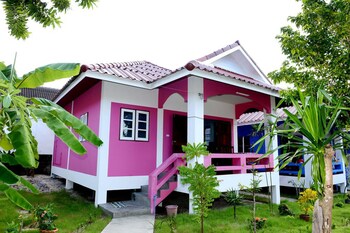 New Sunrise Village Maenam Beach,In Koh Samui (Bang Po),3 star