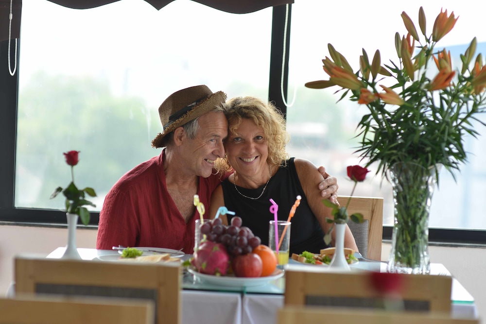 blue hanoi inn hotel