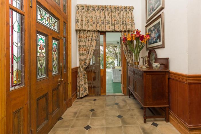 royston hall guesthouse