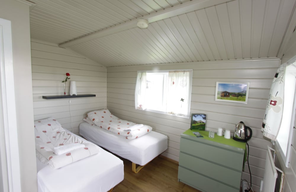 hellisholar cottages