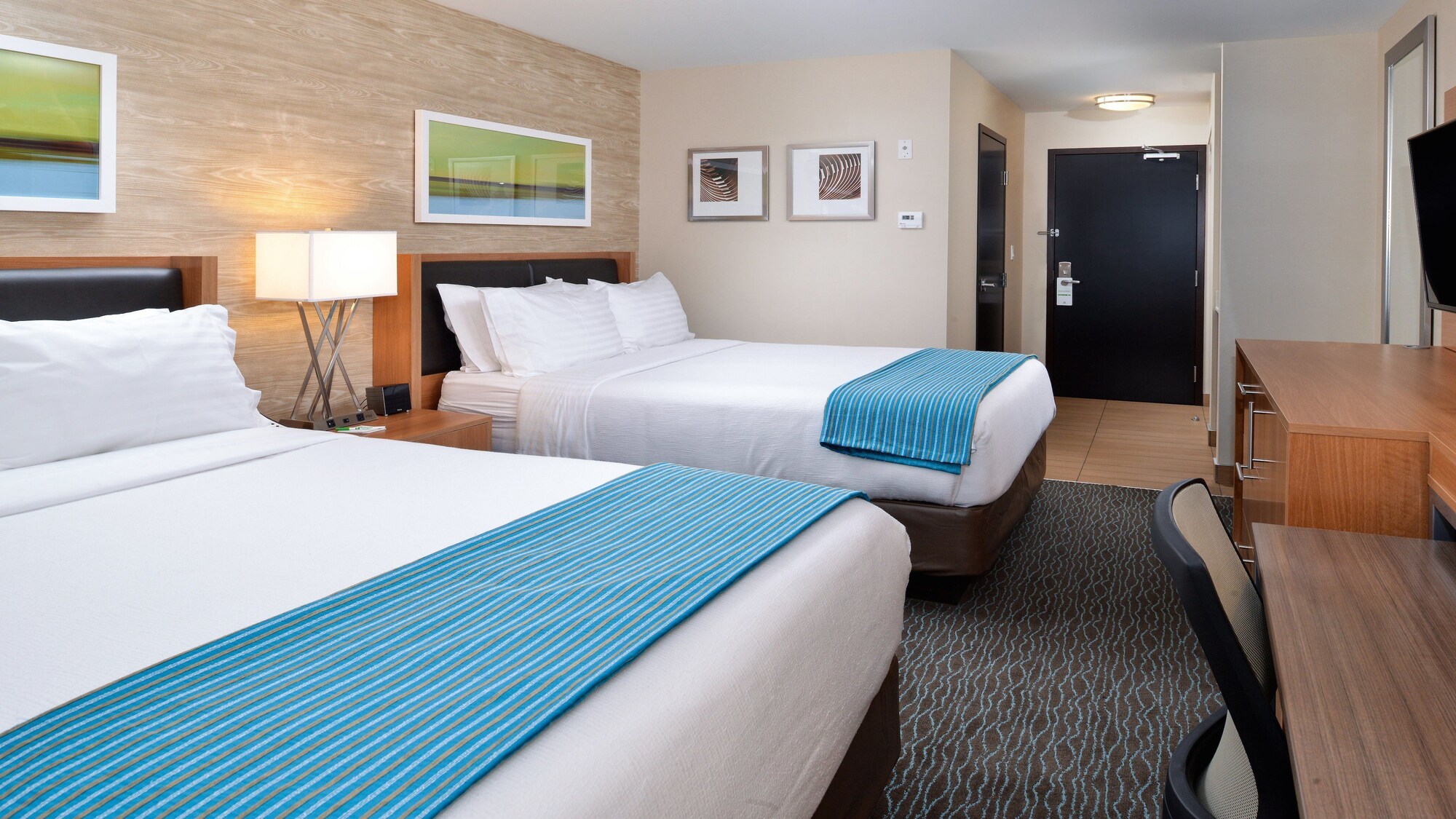 holiday inn and suites edmonton arpt conference ctr