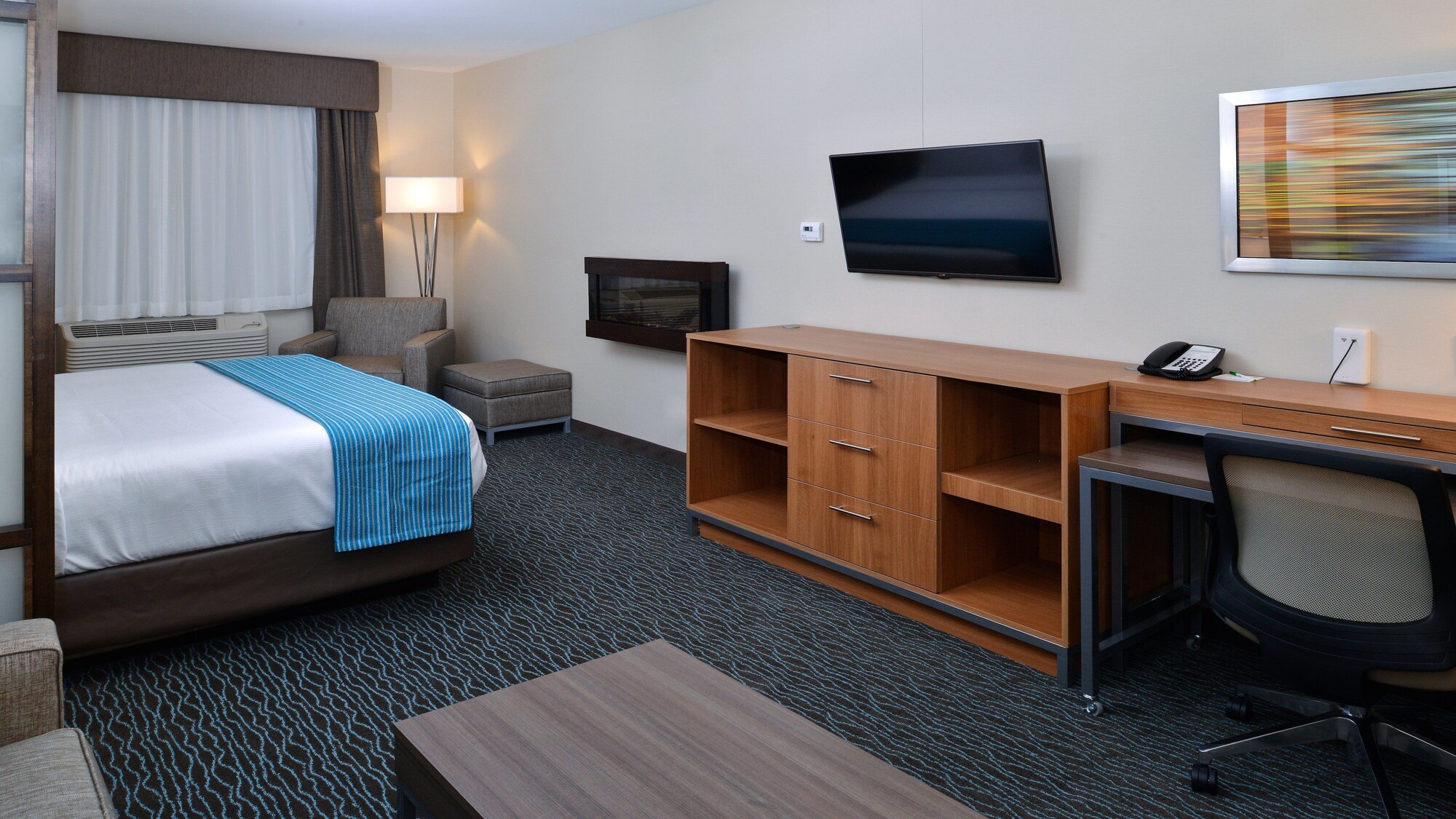 holiday inn and suites edmonton arpt conference ctr