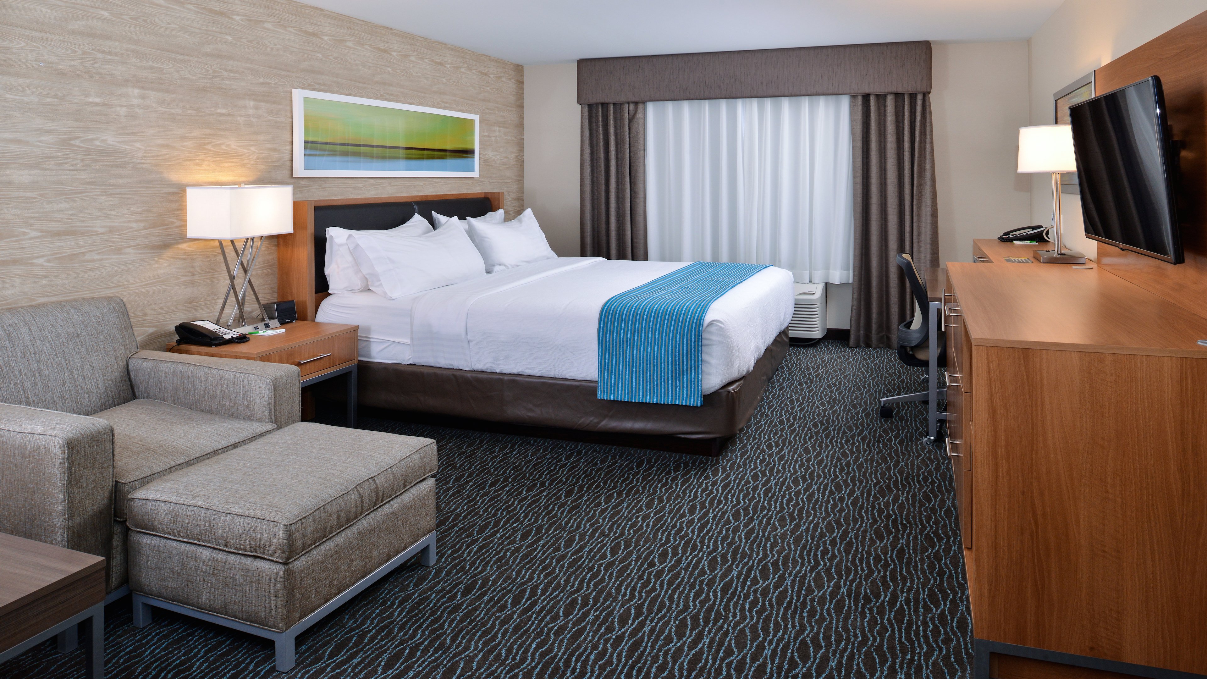 holiday inn and suites edmonton arpt conference ctr
