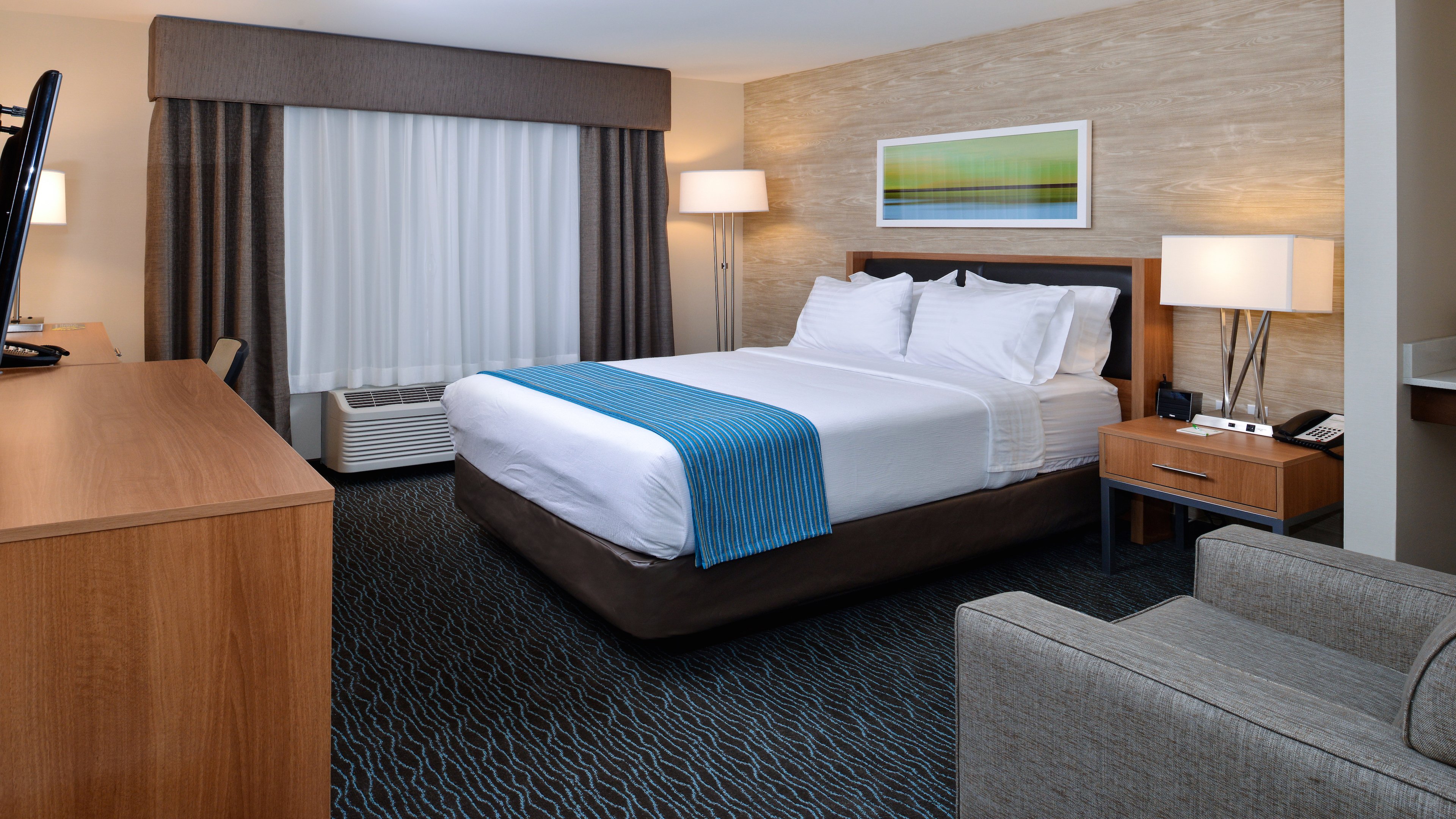 holiday inn and suites edmonton arpt conference ctr