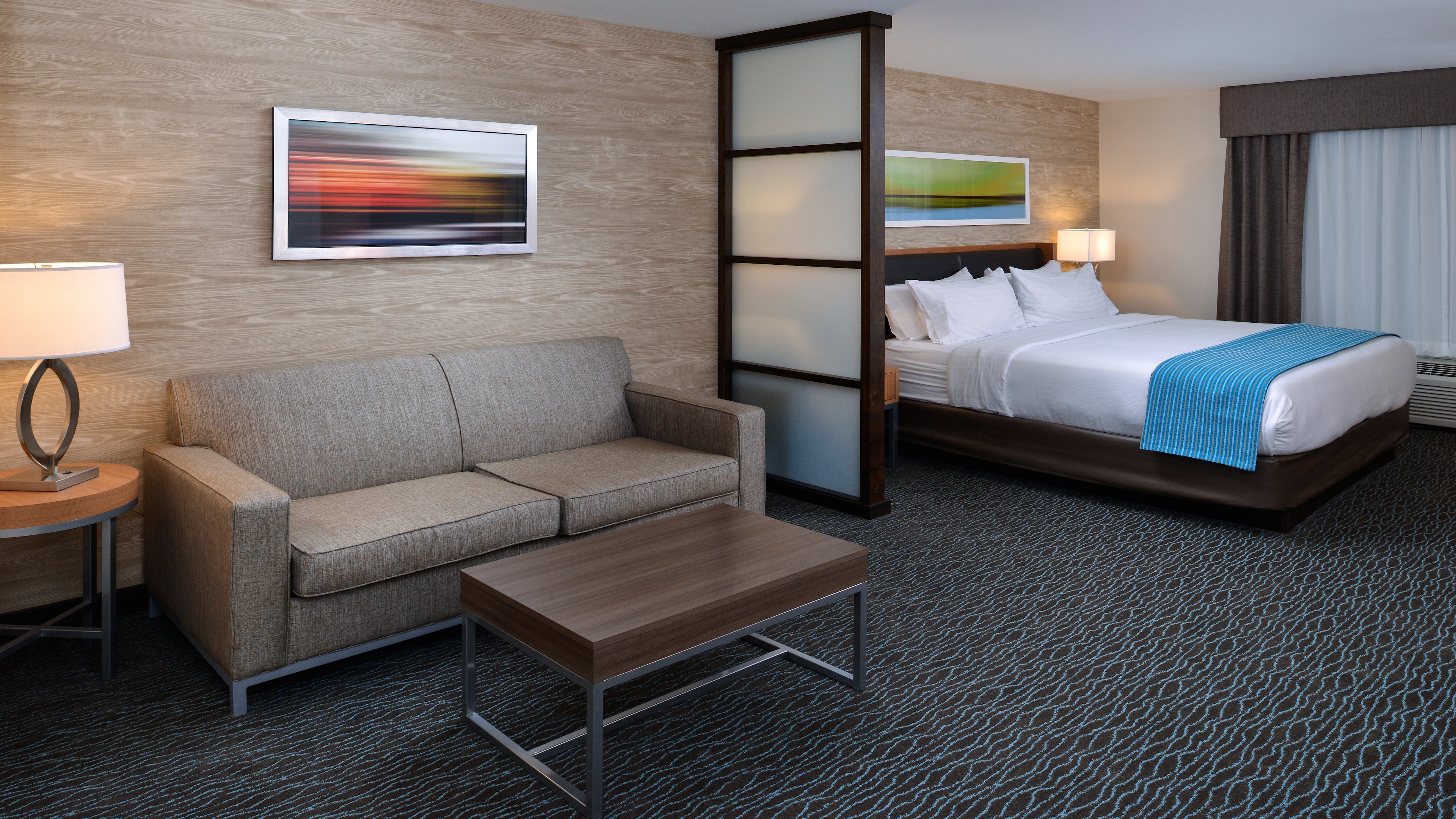 holiday inn and suites edmonton arpt conference ctr