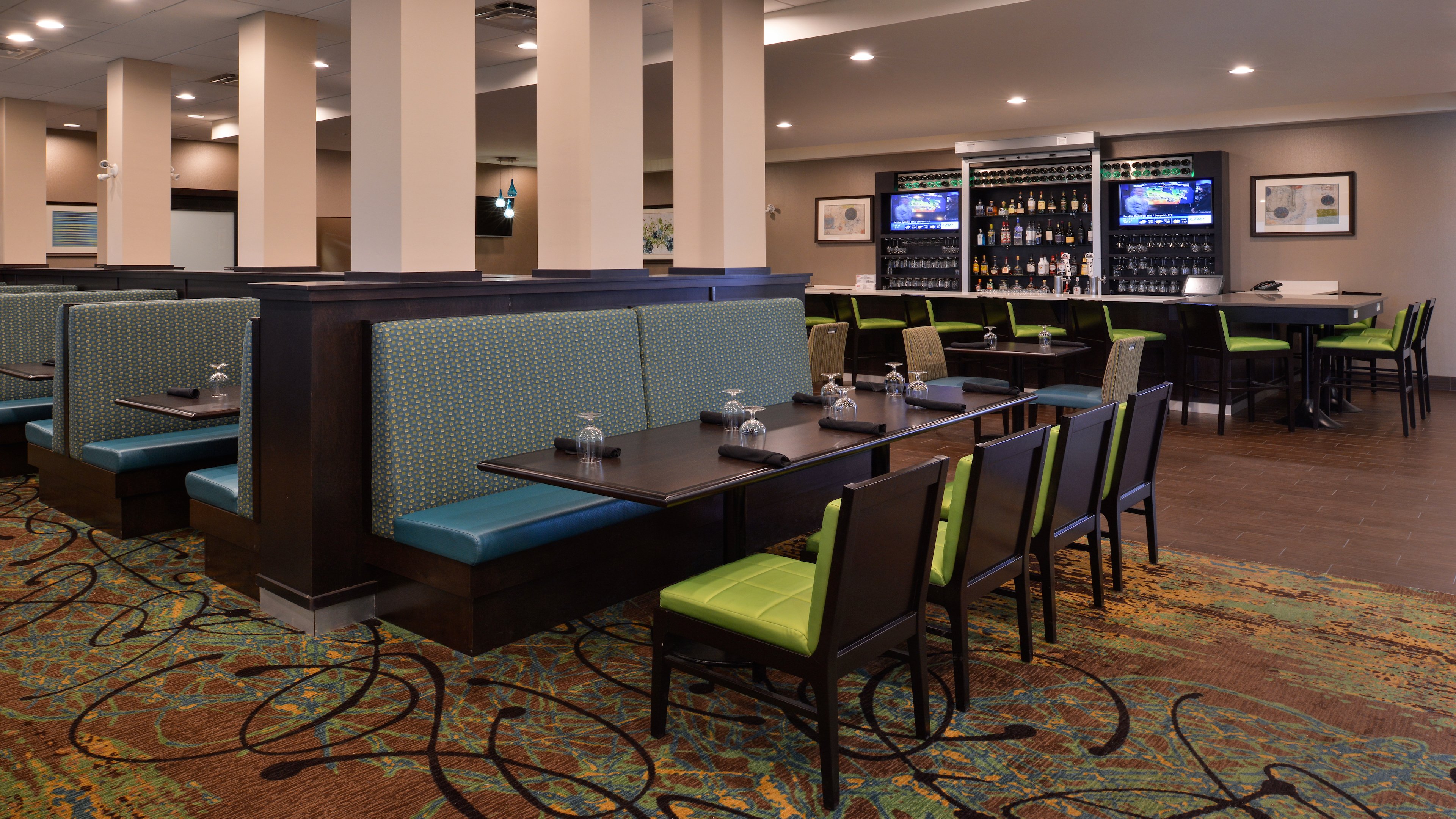 holiday inn and suites edmonton arpt conference ctr