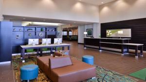 holiday inn and suites edmonton arpt conference ctr