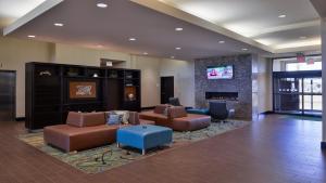 holiday inn and suites edmonton arpt conference ctr