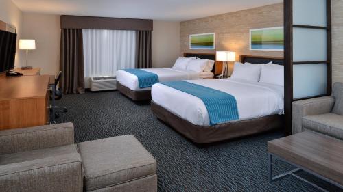 holiday inn and suites edmonton arpt conference ctr