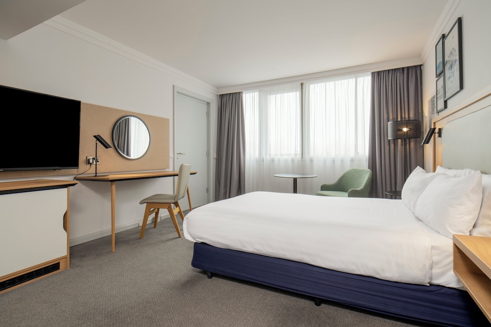holiday inn glasgow airport by ihg