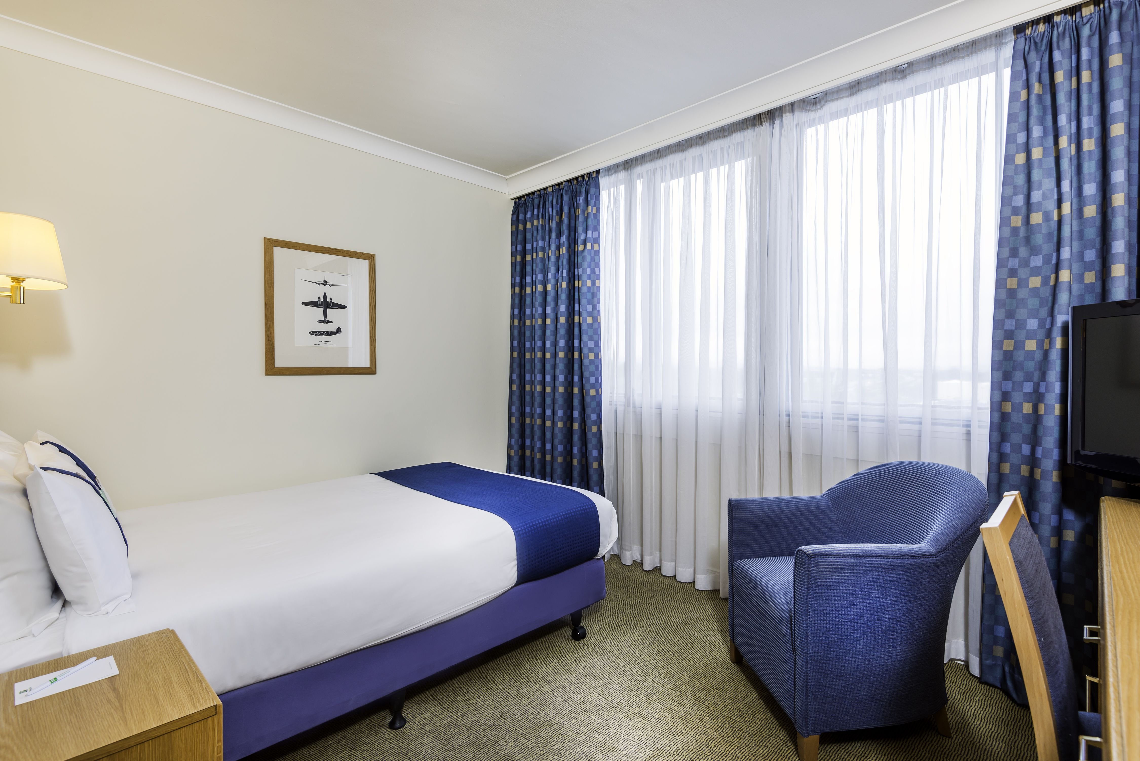 holiday inn glasgow airport by ihg