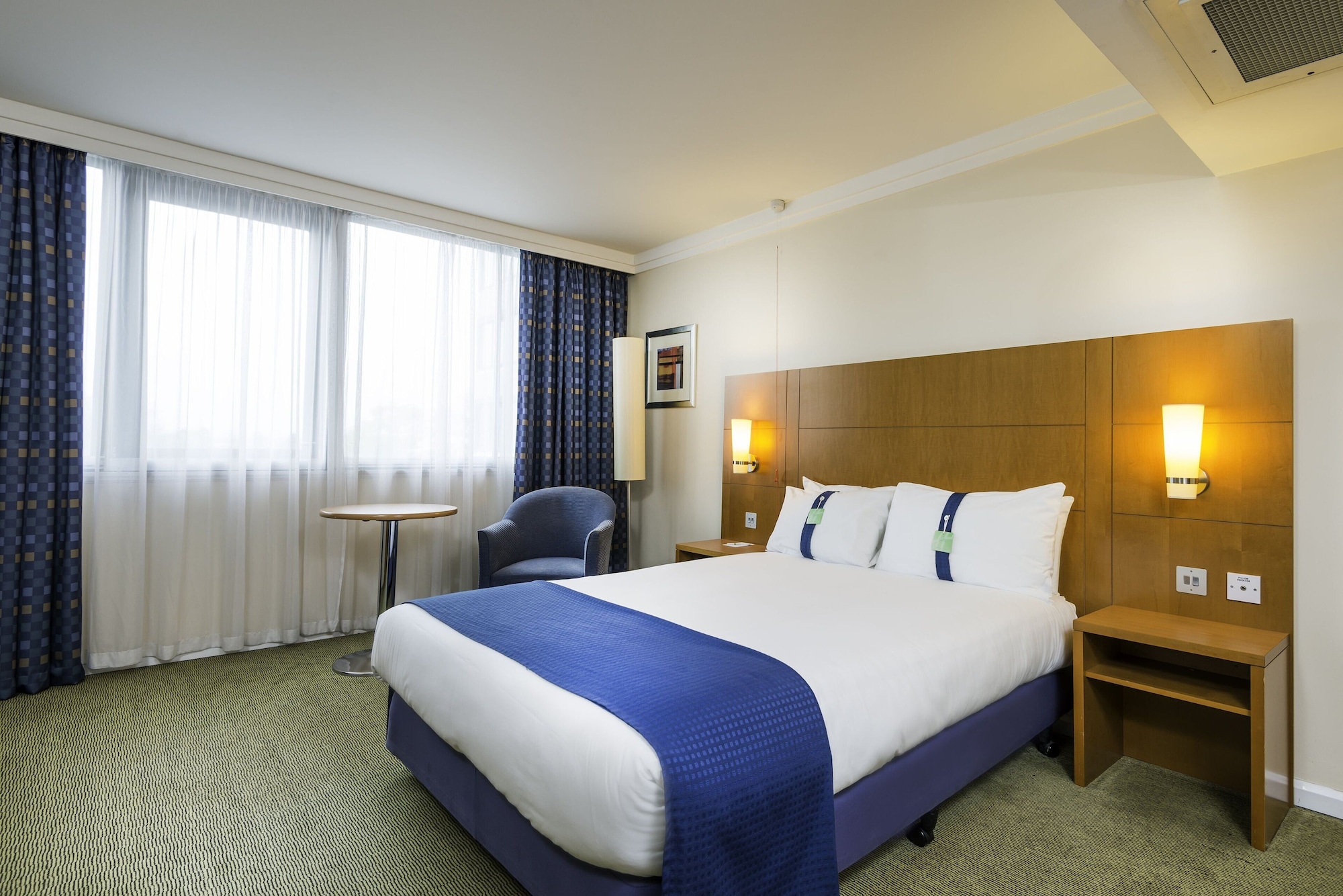 holiday inn glasgow airport by ihg