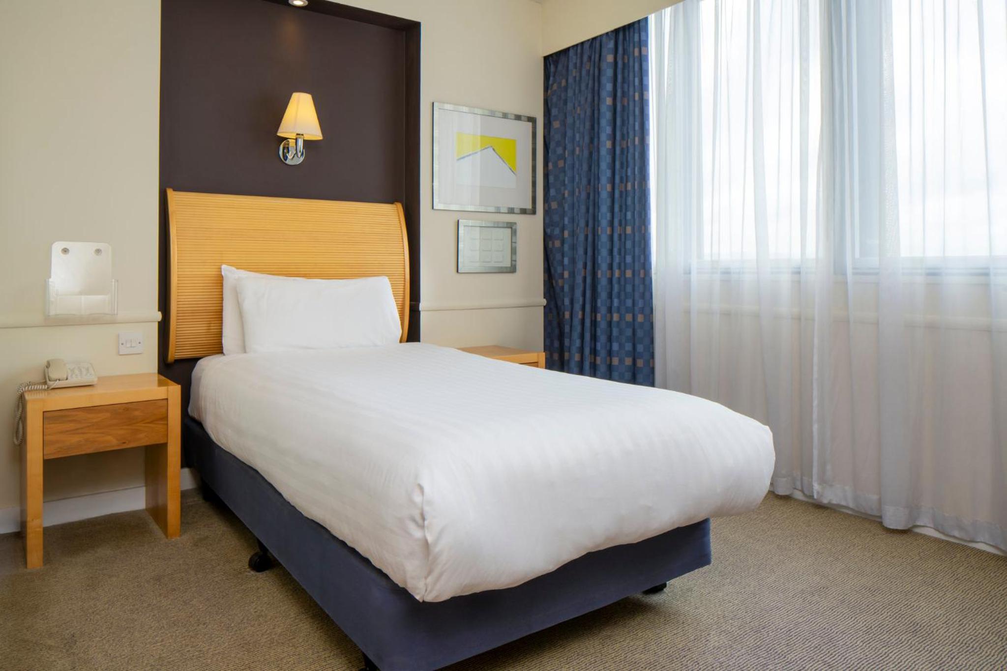 holiday inn glasgow airport by ihg