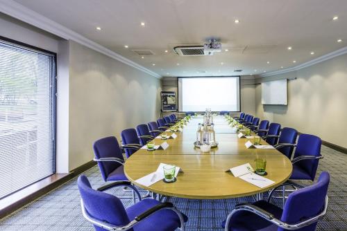 holiday inn glasgow airport by ihg