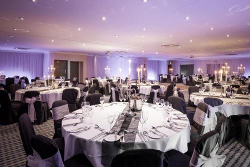 holiday inn glasgow airport by ihg