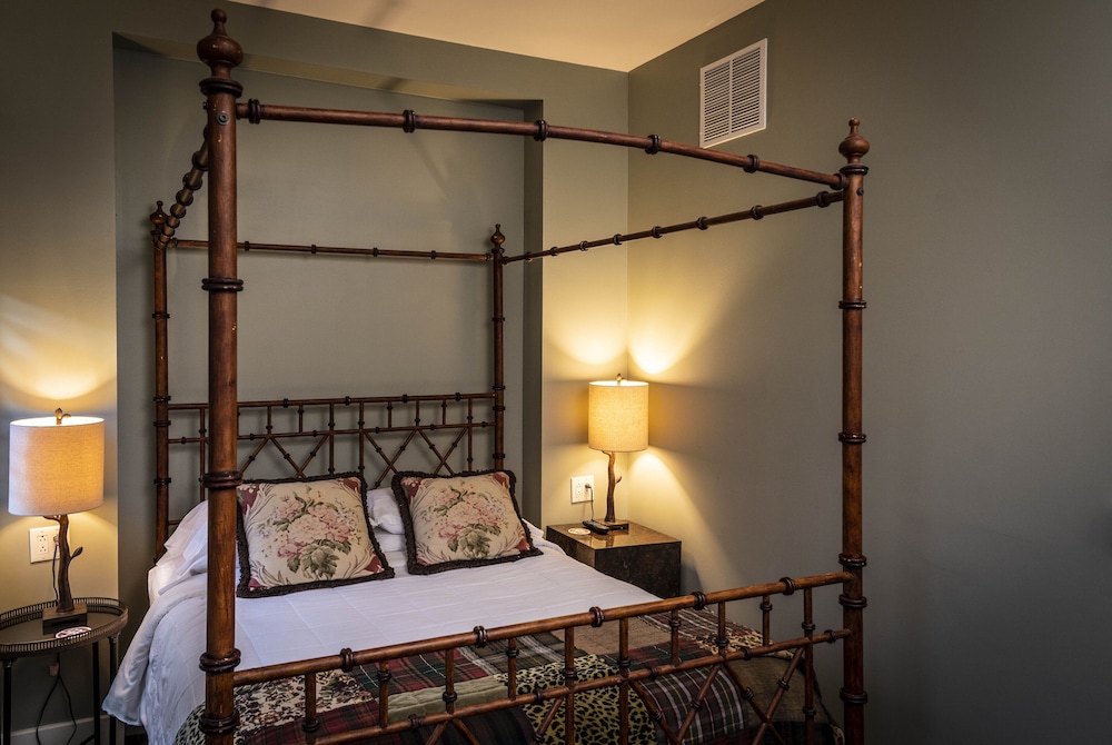 hotel broad ripple