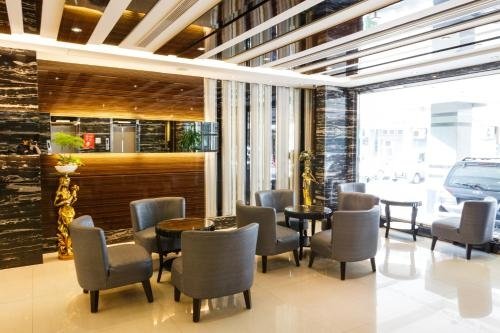 golden stone hotel yidu