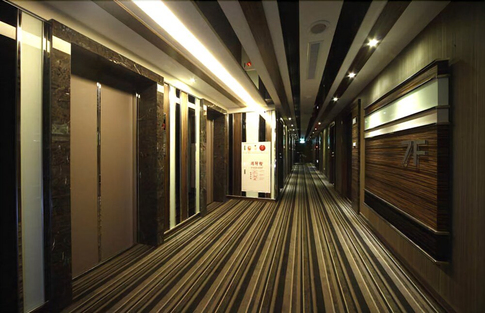 golden stone hotel yidu