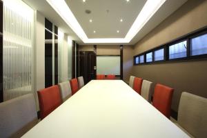 golden stone hotel yidu