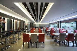 golden stone hotel yidu