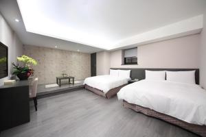 golden stone hotel yidu