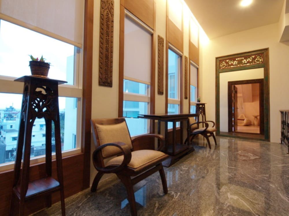 seasons bali fashion inn