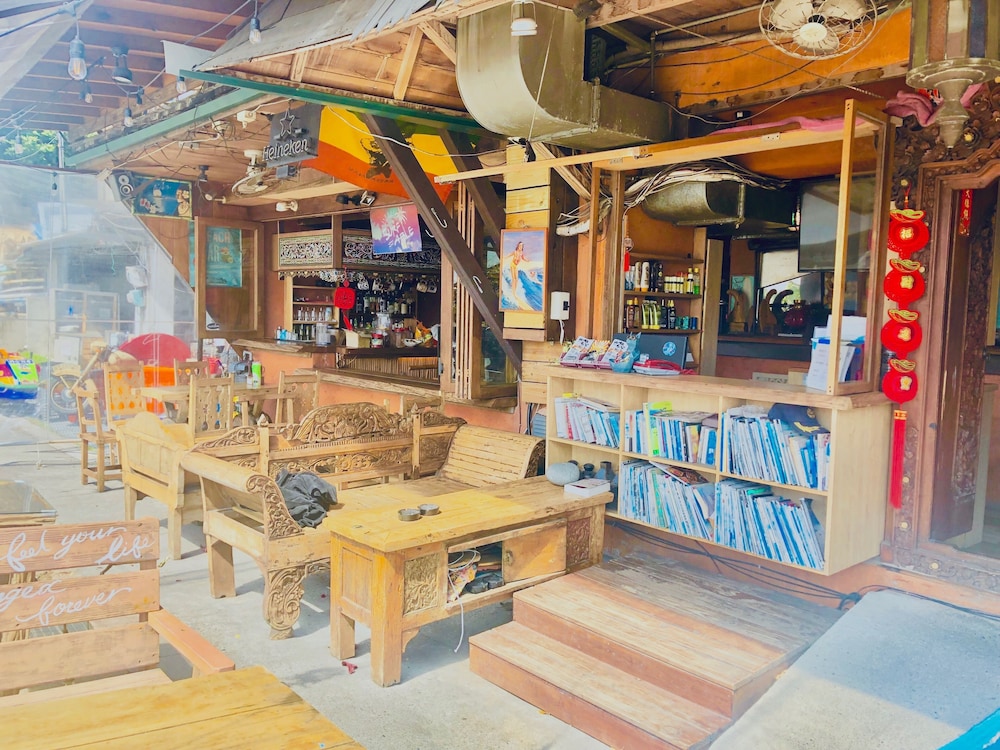 afei surf hostel house 1