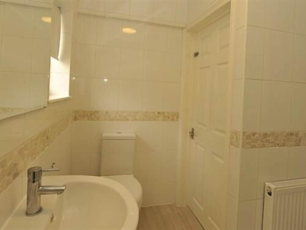 gails guest house