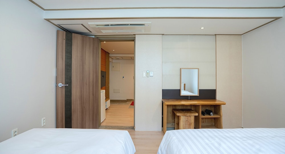 j2 family hotel jeju