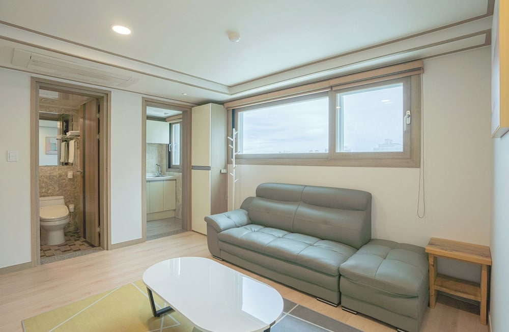 j2 family hotel jeju