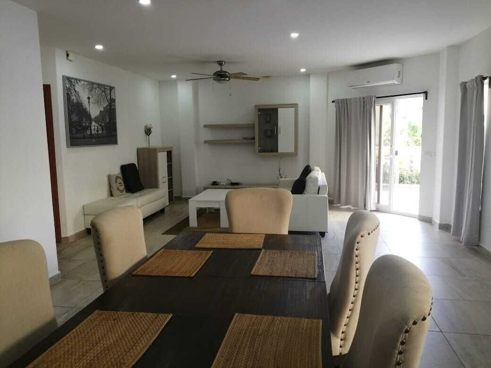 las palmas beach hotel