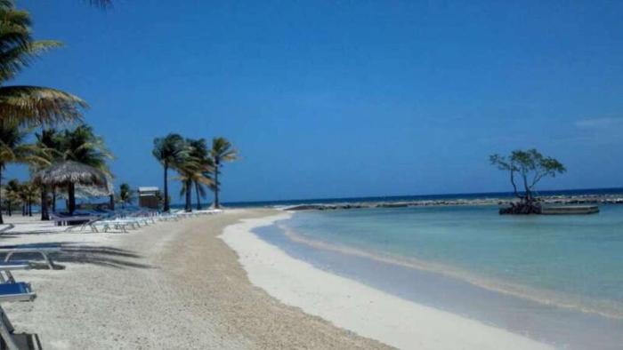 las palmas beach hotel