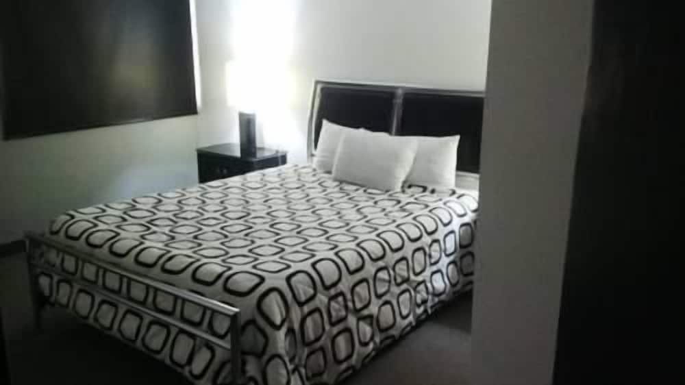 hotel suites ambassador