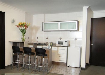 hotel suites ambassador