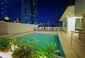 hotel suites ambassador