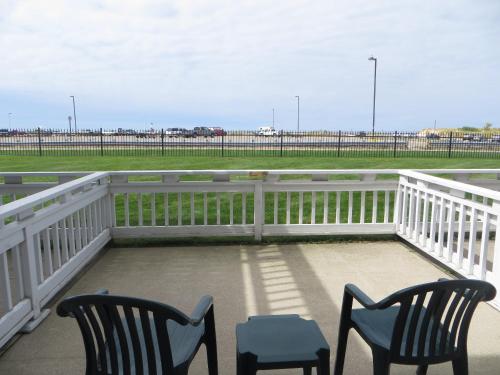snyders shoreline inn