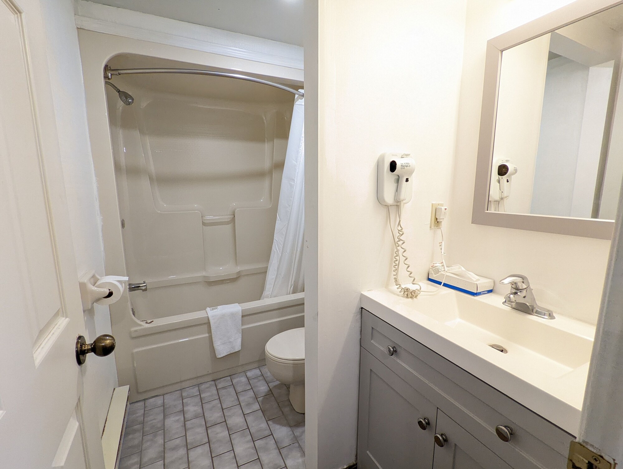 first canada inn cornwall